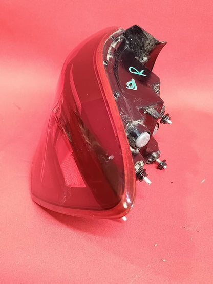 2019-2024 Kia Forte RIGHT PASSENGER OUTER Quarter Incandescent Tail Light Lamp