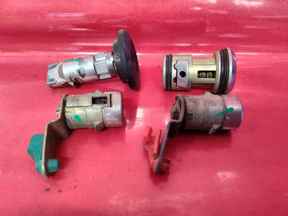 2003-2006 Suburban Tahoe Yukon Ignition Lock Cylinder Door Tumbler Key SET