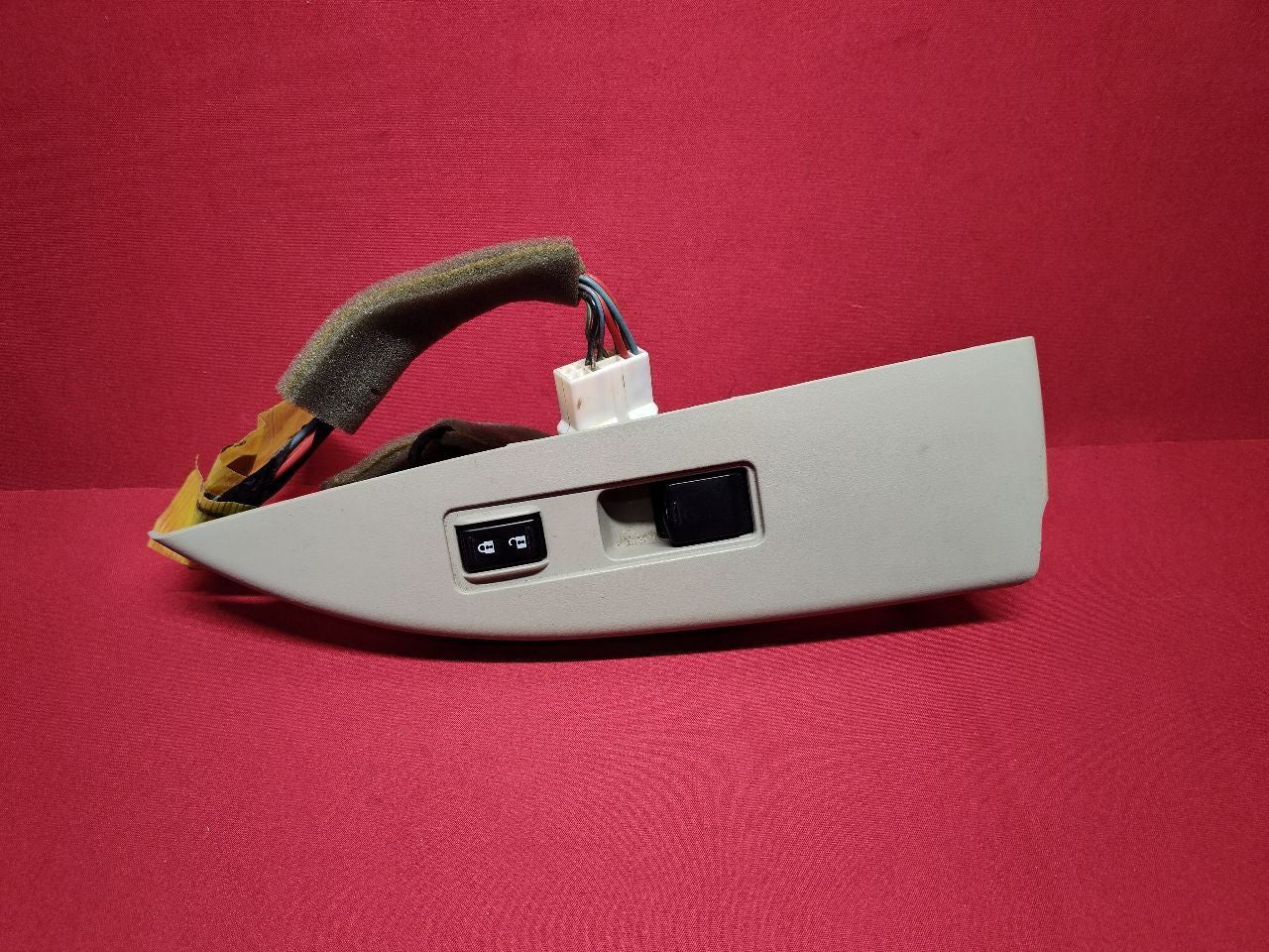 2010-2014 Subaru Outback Front Right Passenger Door Window Switch w/ Bezel