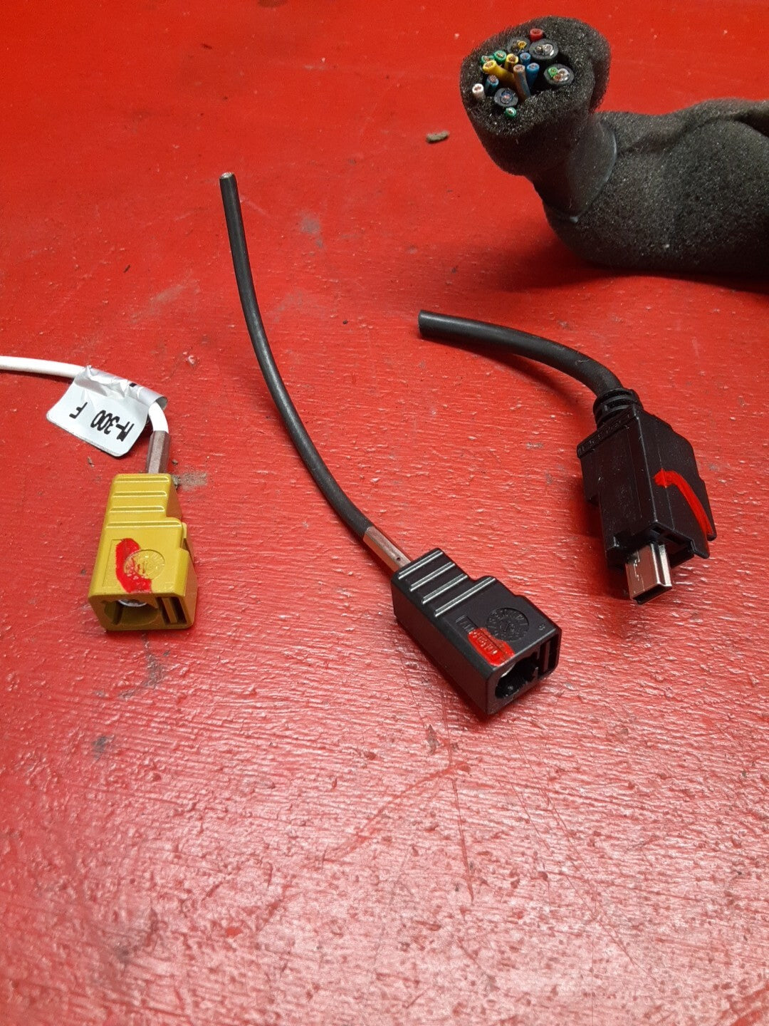 2014Chevrolet Spark Radio Control Unit Pigtails 95413353