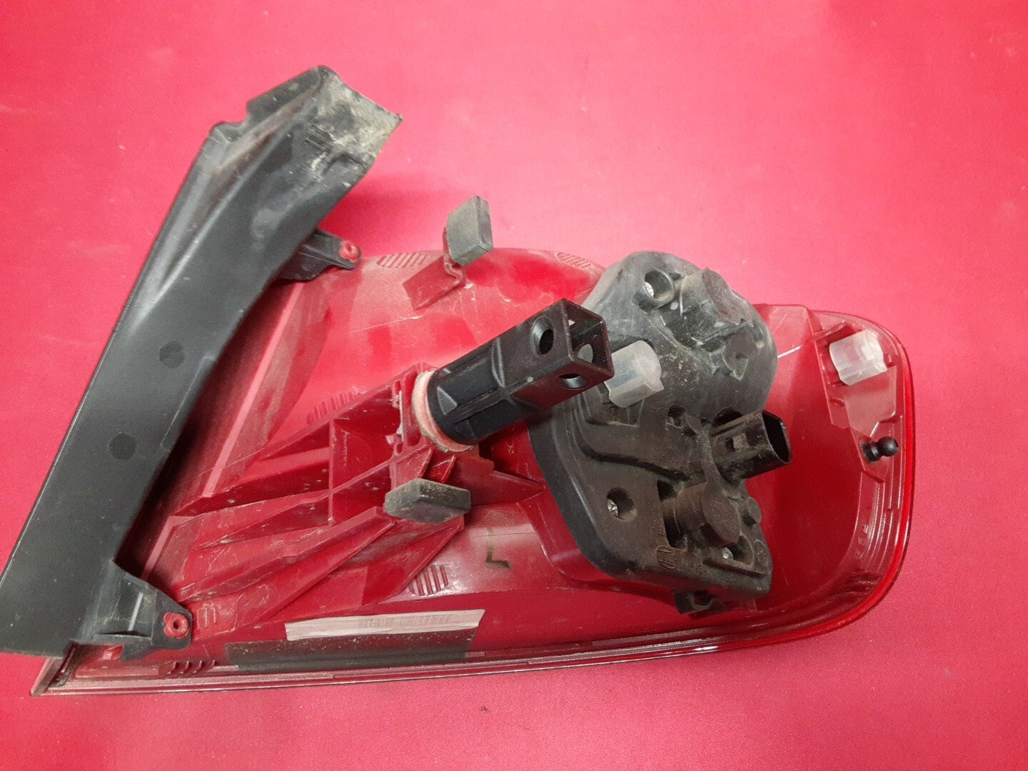 2009 - 2012 Audi A4 10-12 S4 LEFT DRIVER OUTER Tail Light Lamp 	HALOGEN
