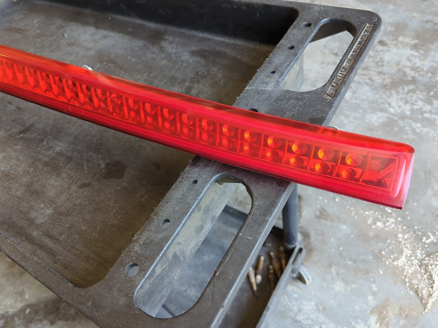 2007 - 2014 Escalade - Third 3rd High Mount Brake Light - READ NOTES - 25779085