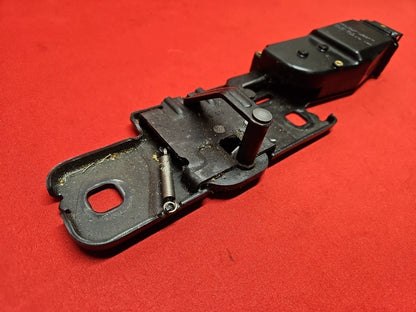 2006 - 2017 Audi Rear Liftgate Hatch Latch Lock Striker Plate Actuator