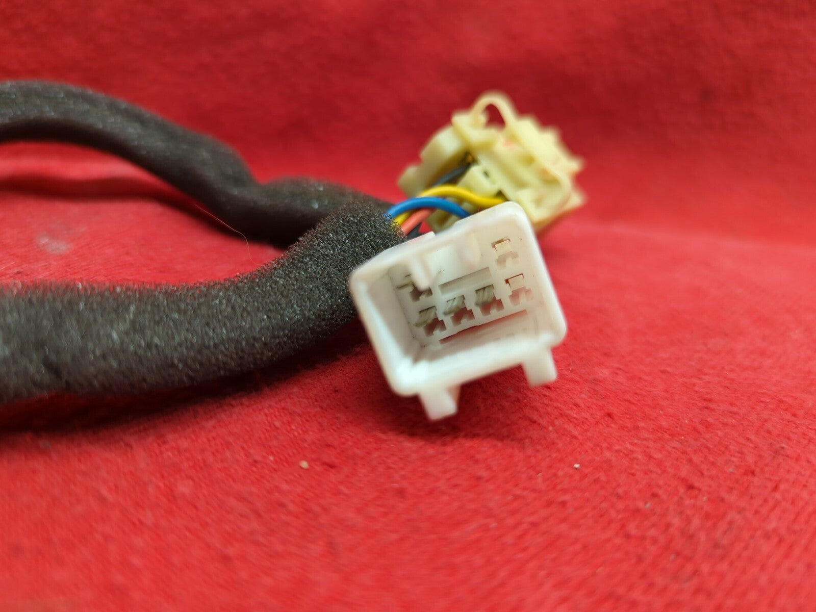 2011 - 2015 Hyundai Sonata Trunk / Gas - Fuel Door Open Switch - PIGTAIL WIRING