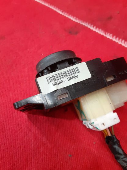 2010 2011 2012 2013 Kia Forte / KOUP Side View Mirror Adjust Switch / Knob