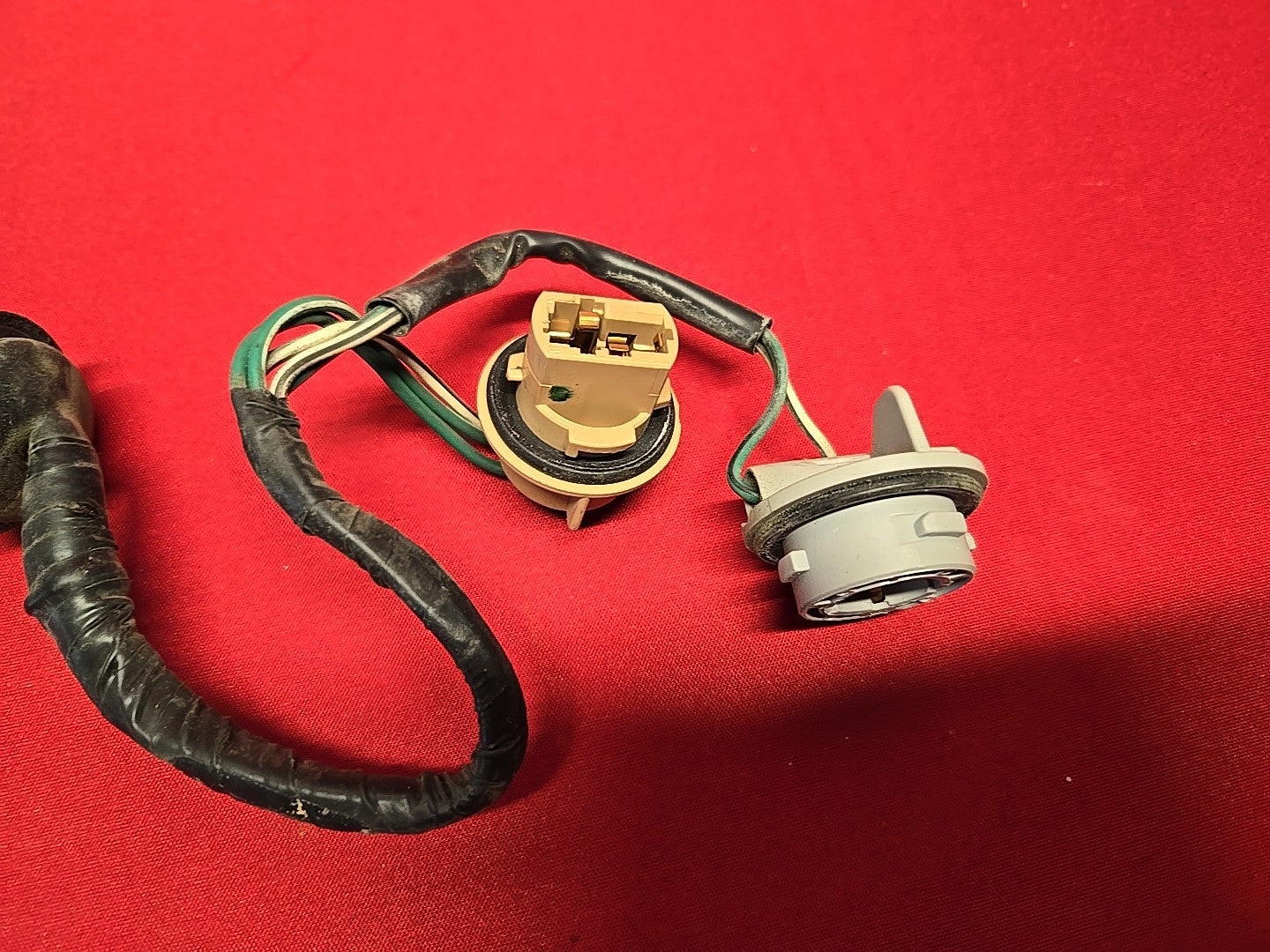 2000-2003 Lexus RX300 Left / Right OUTER Tail Light Lamp - SOCKET WIRING HARNESS
