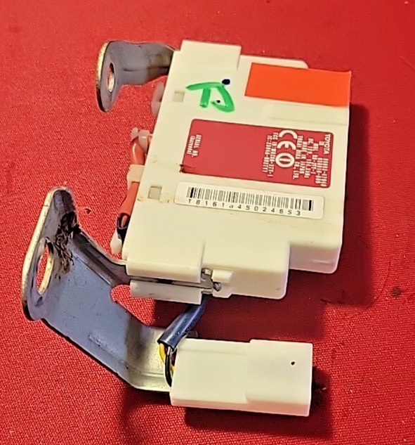 2004 - 2009 Toyota Prius indoor Oscillator Control Module OEM 8999247040