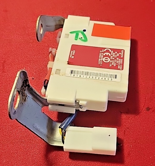 2004 - 2009 Toyota Prius indoor Oscillator Control Module OEM 8999247040