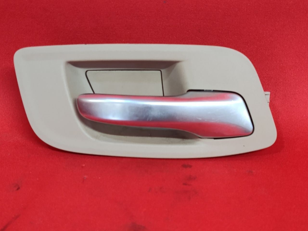 2011-2014 Chrysler 300 FRONT RIGHT PASSENGER Interior Door Handle Lt Frost Beige