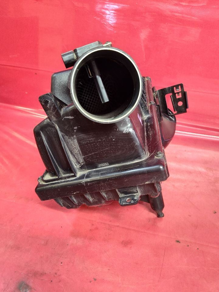 2010-2013 Land Rover LR4 Range Rover LEFT DRIVER Air Cleaner Filter Box Housing