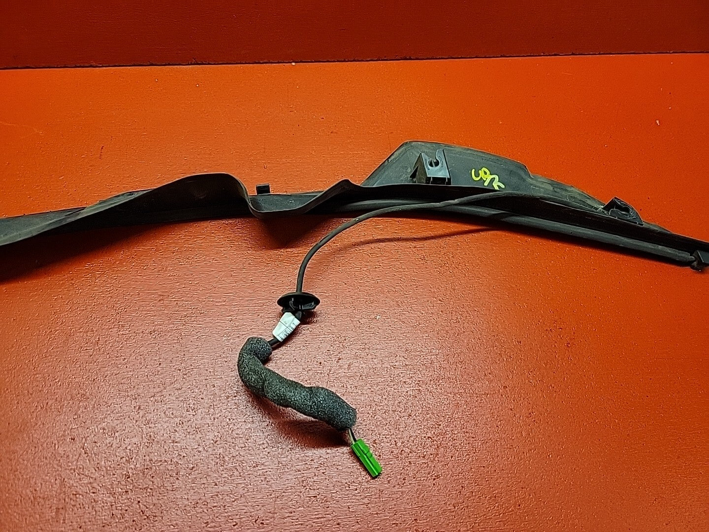 2013-2022 Land Rover Range Rover Liftgate Right Side Molding w/ Sensor LR139427