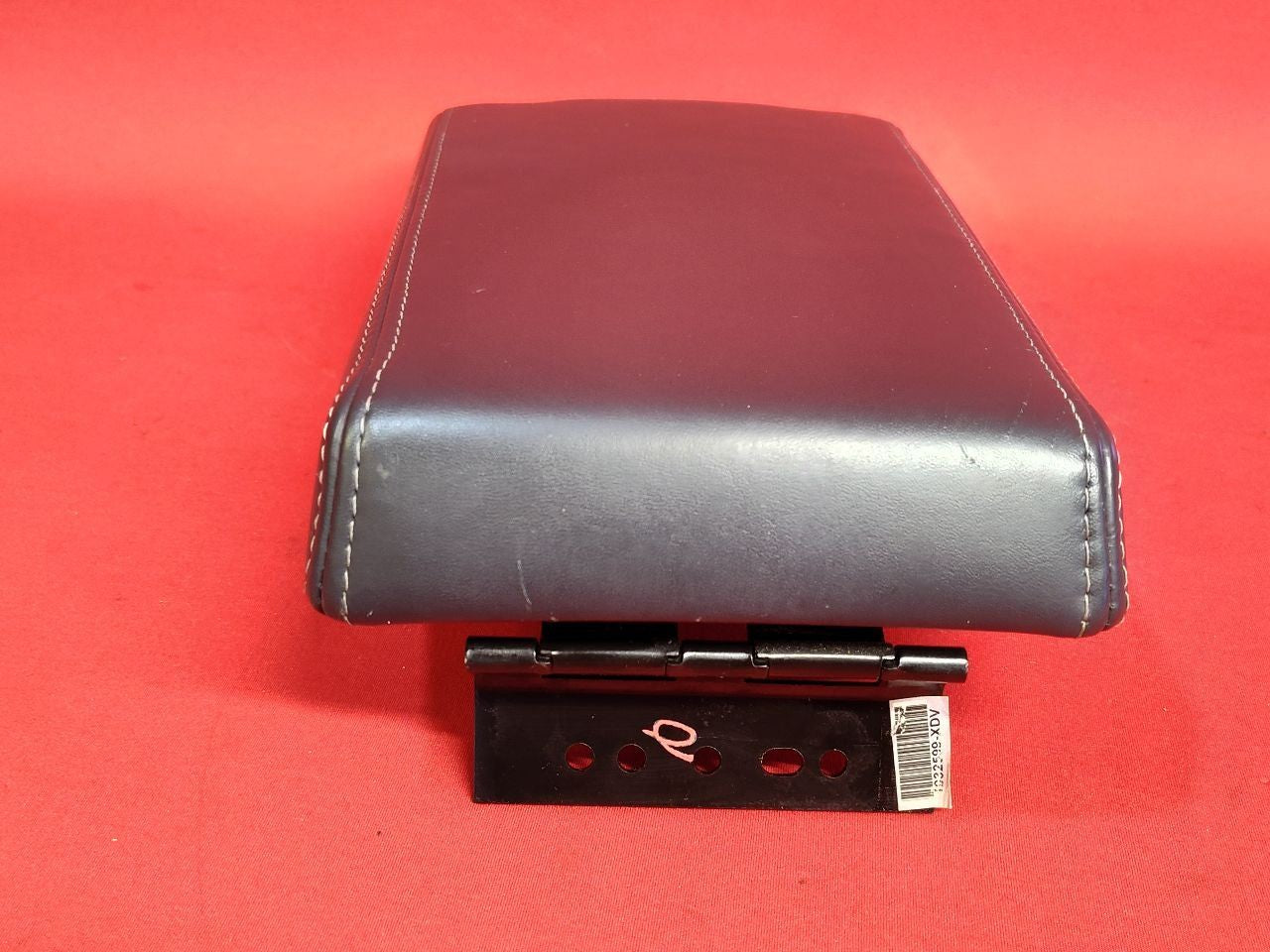 2009-2012 Jeep Liberty Center Console Arm Rest Lid Leather w/ WHITE STITCHING
