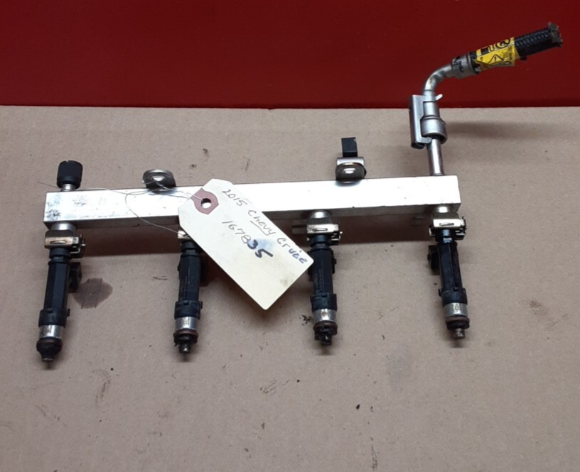 2011-2012 Gm Multi Vehicle 1.4L Fuel Rail W/ injectors 55565971