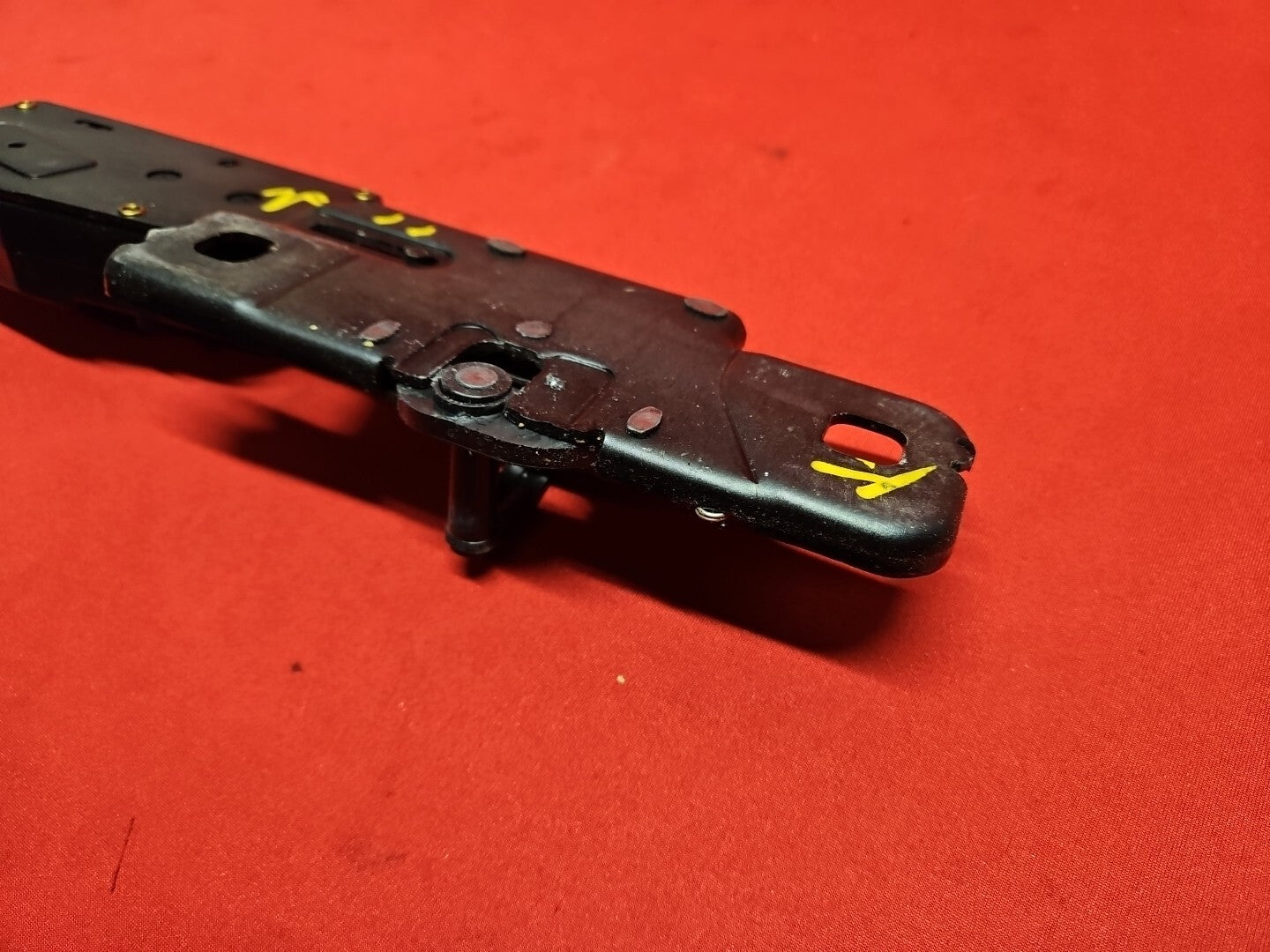 2006 - 2017 Audi Rear Liftgate Hatch Latch Lock Striker Plate Actuator