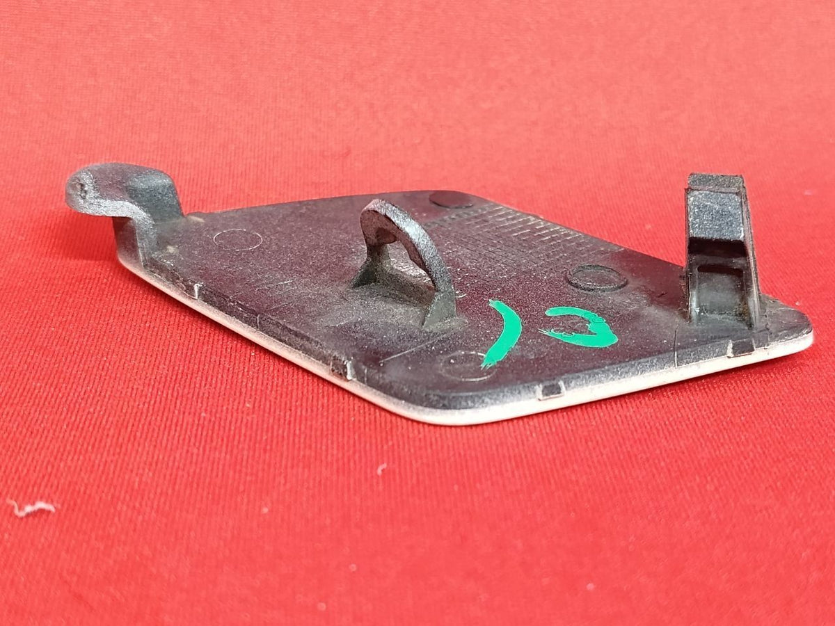 2011-2016 BMW 528i 535i 550i Front Bumper Tow Hook Cover 300 Alpine White
