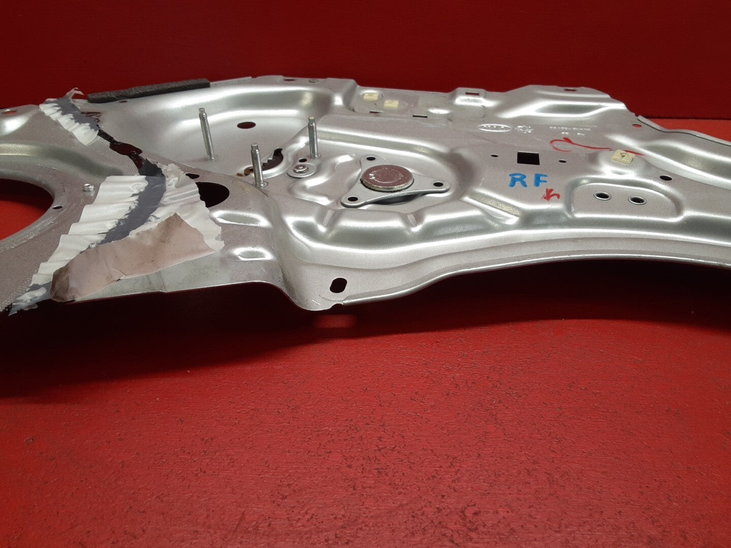 2010 2011 Kia Soul FRONT RIGHT PASSENGER SIDE Window Regulator Assembly