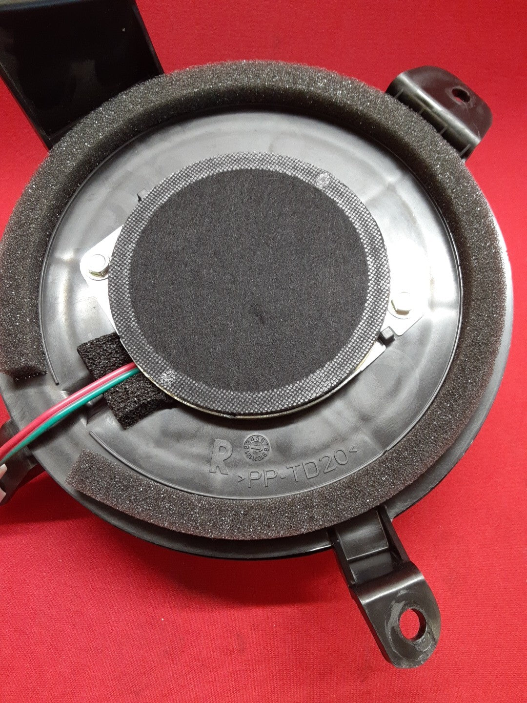 2013 -2019 Fiat 500 / Fiat 500e Rear Right Quarter Panel Speaker 5091810AA