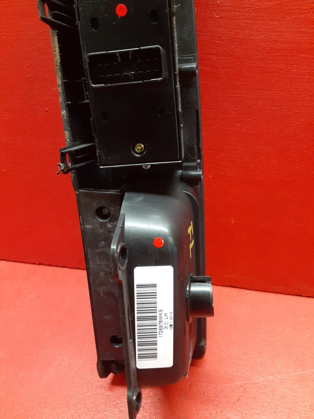 2011 2012 2013 Kia Soul Front left Driver Window Switch W/ Bezel 93570-2K010WK