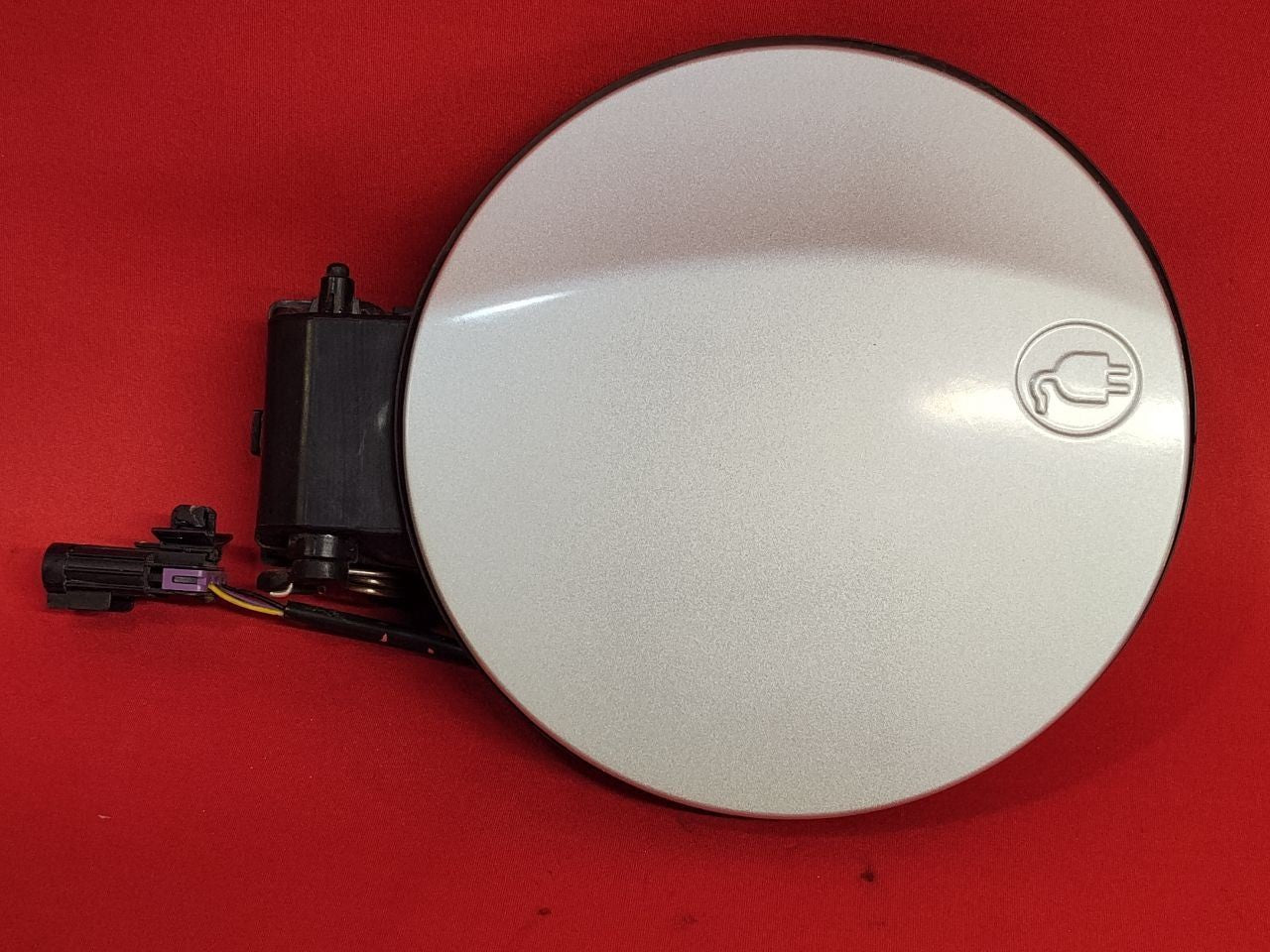 2014-2016 Chevy Spark EV Charging Port Door 636R Switchblade GAN Silver Ice