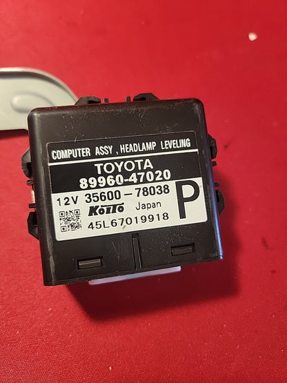 2004 2005 Toyota Prius Headlight Leveling Control unit Module 89996047020