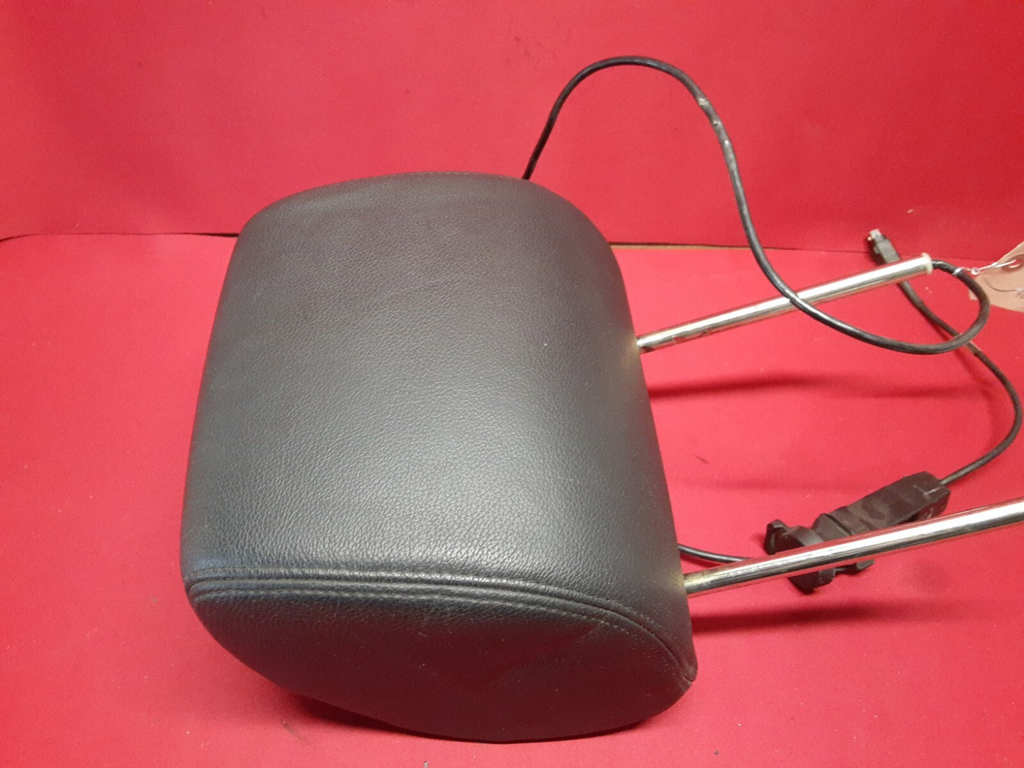 2006 2007 Land Range Rover SPORT (Qty:1) FRONT Leather Headrest w/ DVD Screen