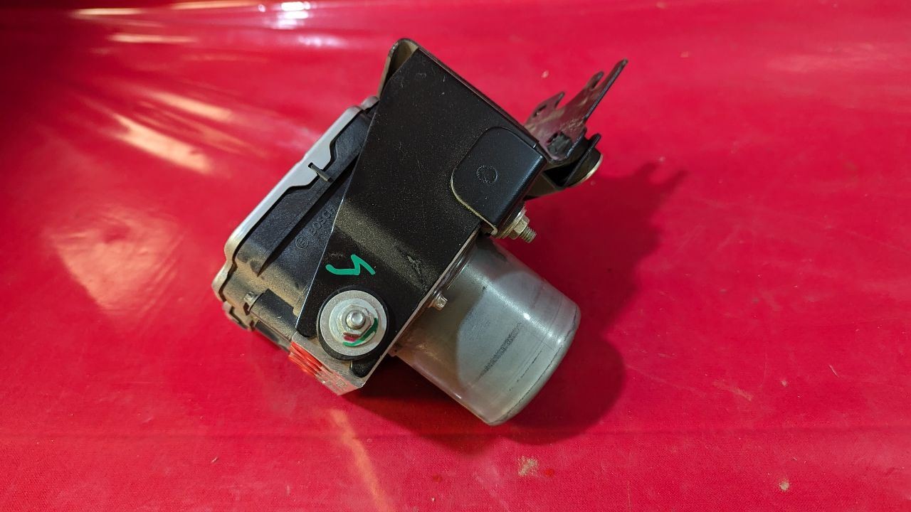 2022-2024 Mitsubishi Outlander Hydraulic ABS Pump w/ ADAPTIVE CRUISE - 26k