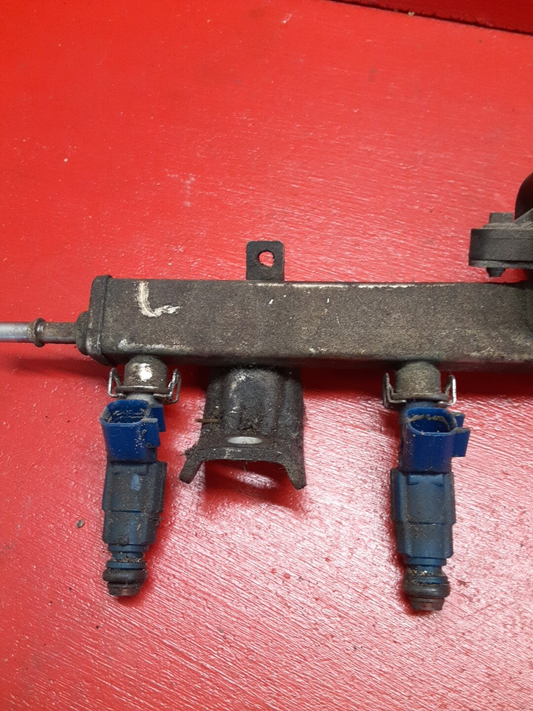 05-09 Ford Multi Vehicle Fuel Rail Assembly W/ injectors 2.3L 2.0L 5L8Z9D280AA