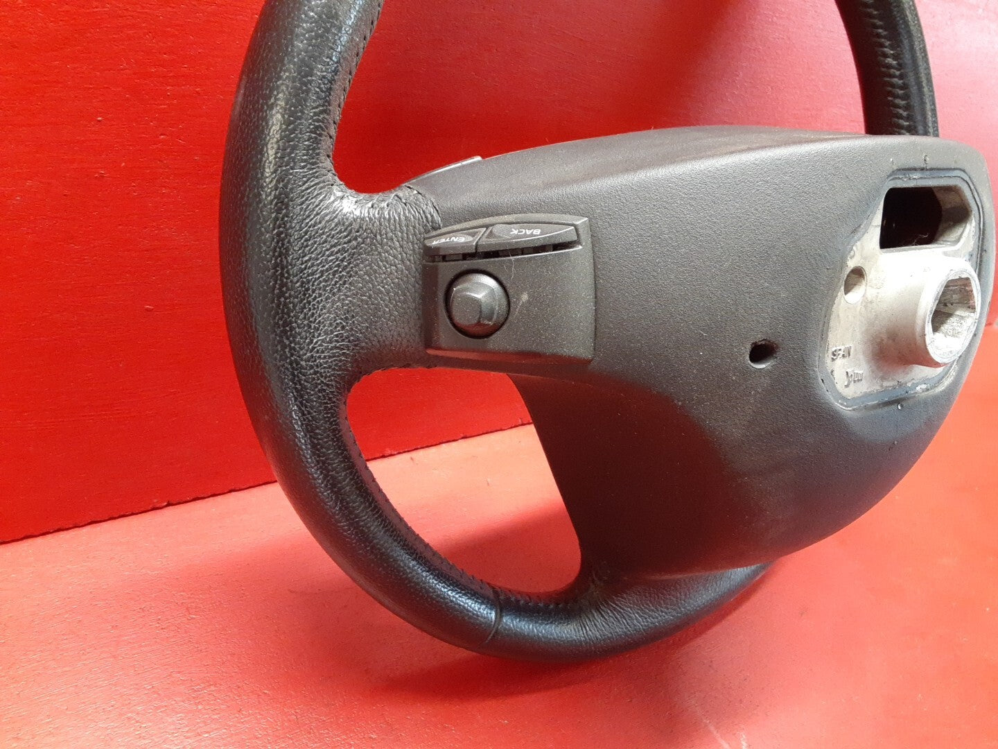 2007 Volvo V50 Steering Wheel w/ Navigation 30764361