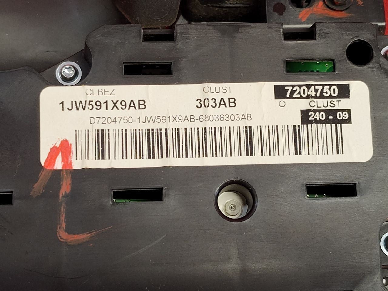2010 Dodge Caliber L4 Auto Trans Speedometer Instrument Cluster 68036303AD