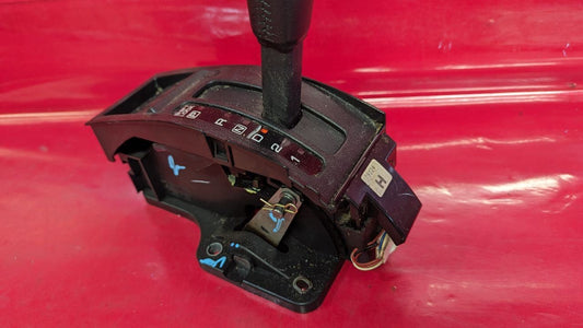 2000 Nissan Pathfinder Automatic Gear Selector Shifter Leaver w/ Knob + Trim