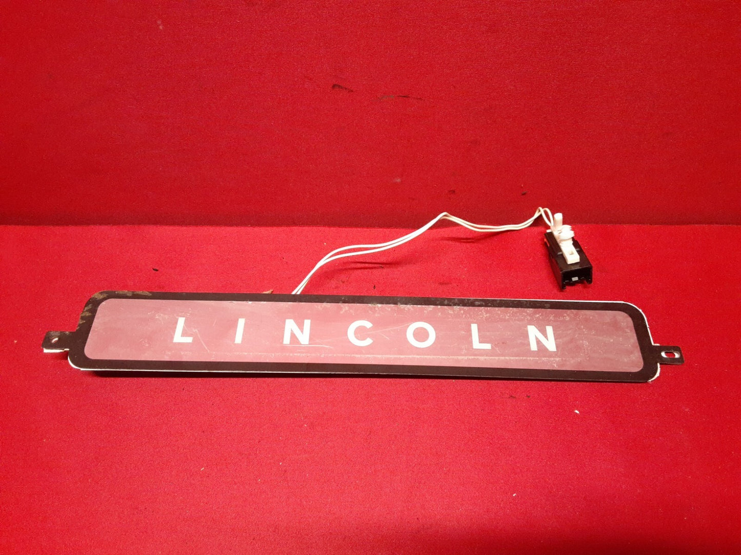 2010 - 2019 Lincoln MKT Scuff Plate Illumination Bar R/L Lighted CE9Z-14F010-A
