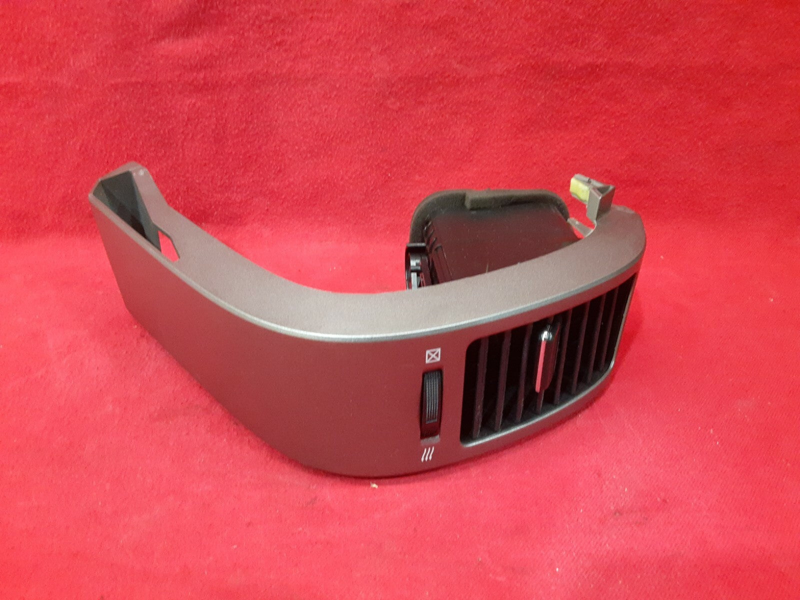2004 - 2009 Toyota Prius - Front Right / Pass. Outer Vent / Bezel - 55650-47020 