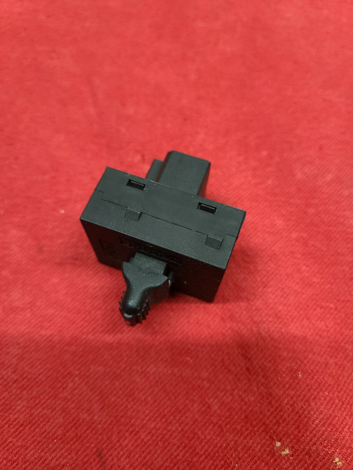 2001 2002 2003 2004 Jeep Grand Cherokee Limited Overland REAR Window Switch