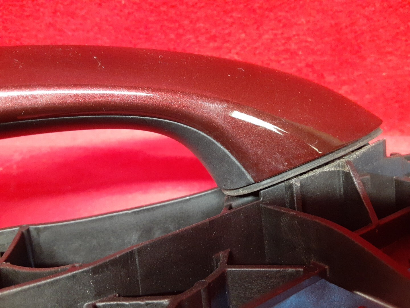 18-20 Buick Regal Sportback TourX RIGHT FRONT PASSENGER Door Handle Rioja Red
