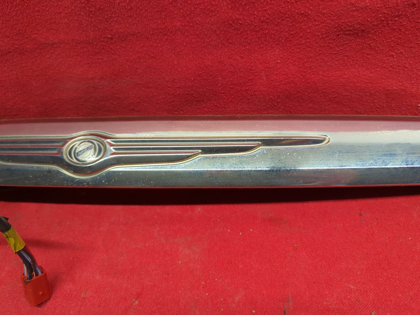 2005 2006 2007 Chrysler Pacifica Liftgate Tailgate License Moulding Trim Fascia