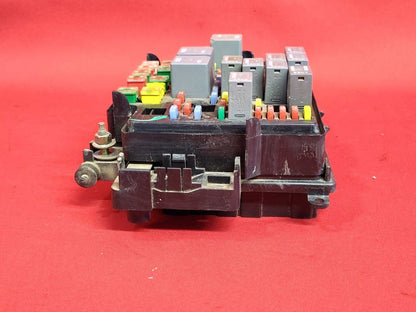 2004-2006 Cadillac Chevy GMC Truck SUV Engine Fuse Box Junction Block