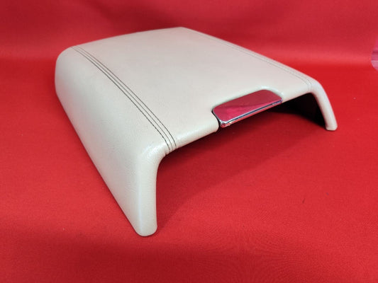 2003 2004 Lincoln Navigator REAR Middle Console Armrest Lid Light Parchment
