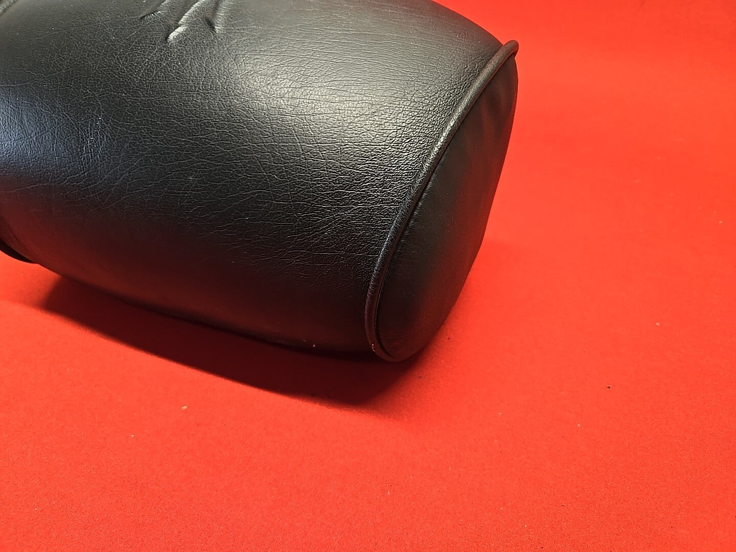 2003 - 2007 Maserati Quattroporte FRONT LEFT or RIGHT Headrest Leather 981421319