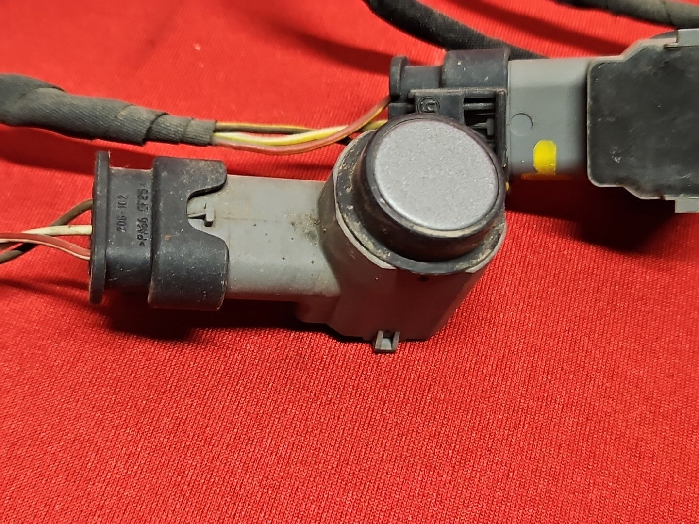 2007 2008 Audi Rear Bumper Wiring Harness w/ Parking Sensors LY7W Light Silver