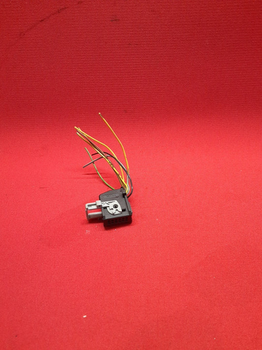 2003-2006 Range Rover HSE Headlight Lamp Switch Pigtail YUD000161PUY