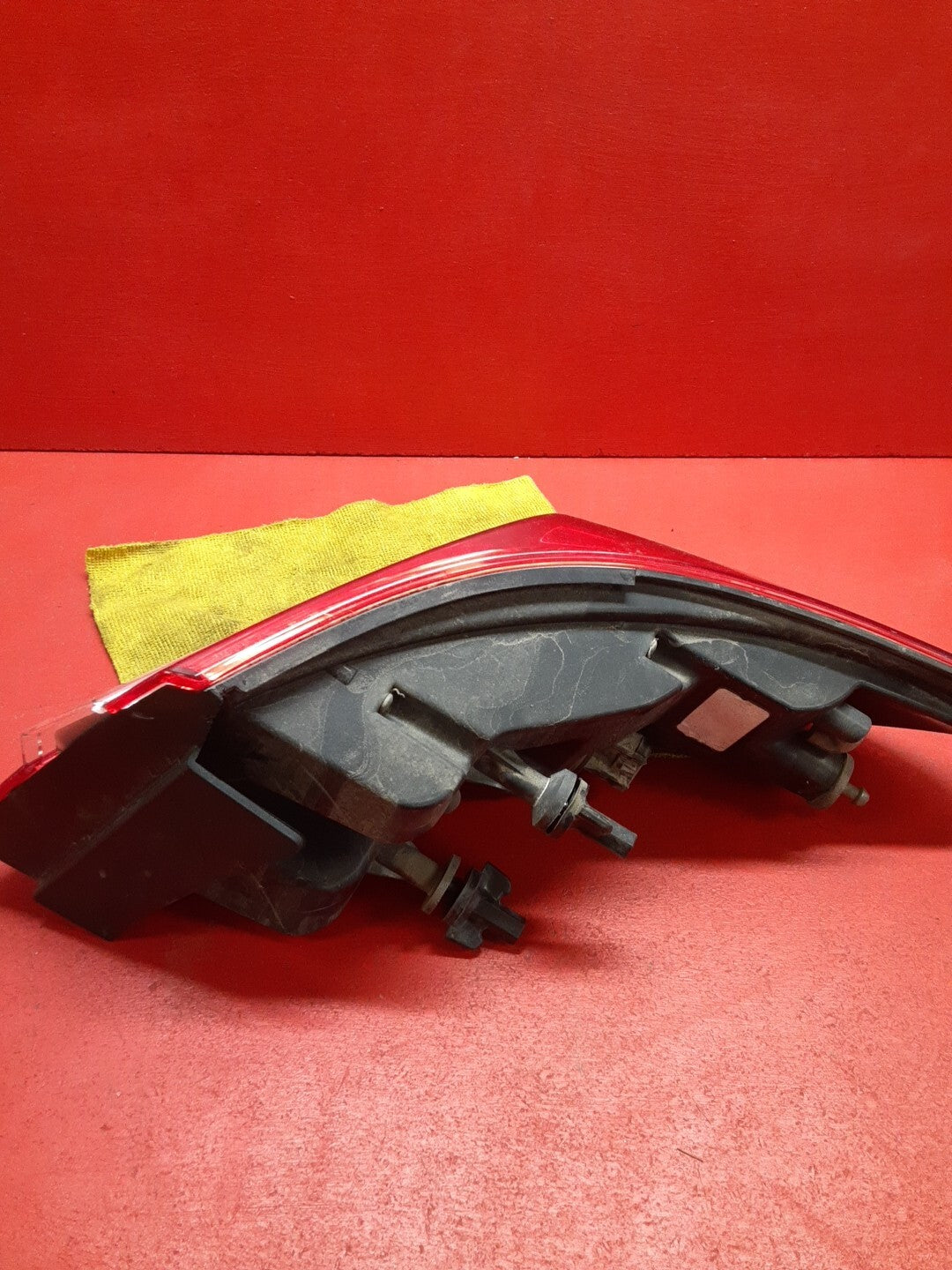 2011 - 2014 Chrysler 200 Left Driver Taillight Lamp Unit 5182525AE