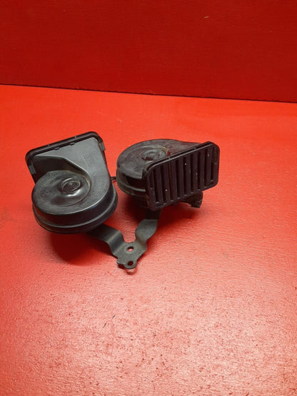 2013-2022 Land Rover Range Rover Dual Tone Horn Assembly HIGH LOW LR108993