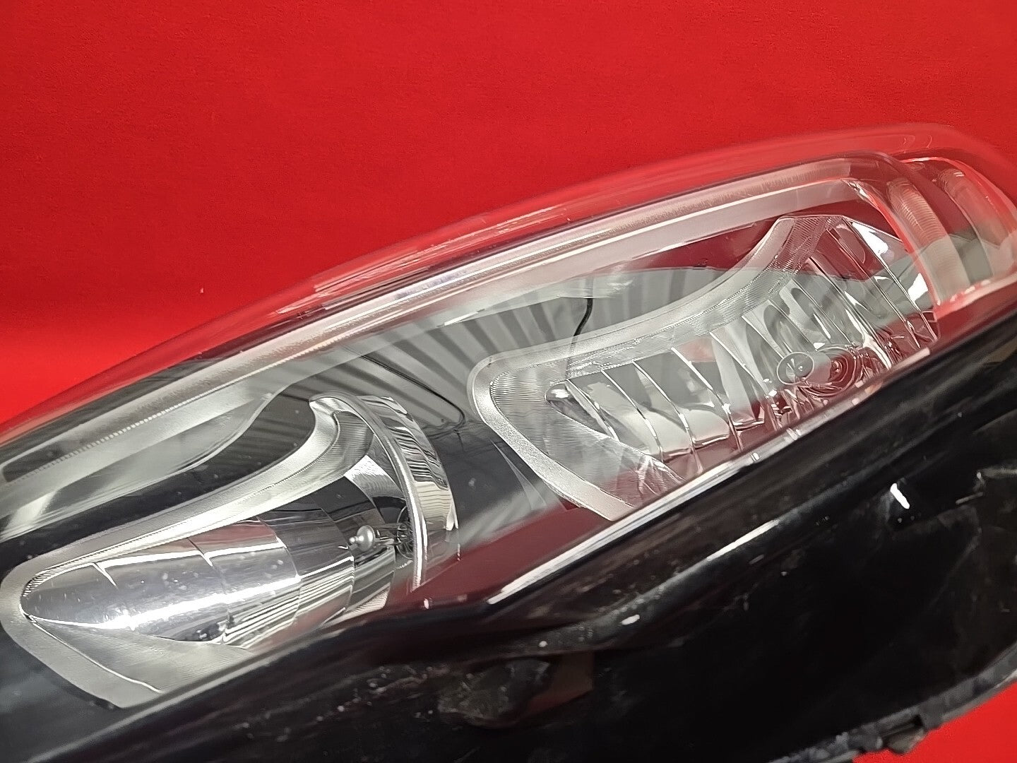18-20 Buick Regal Sportback Tourx LEFT DRIVER Headlight HALOGEN - MNT TABS GOOD