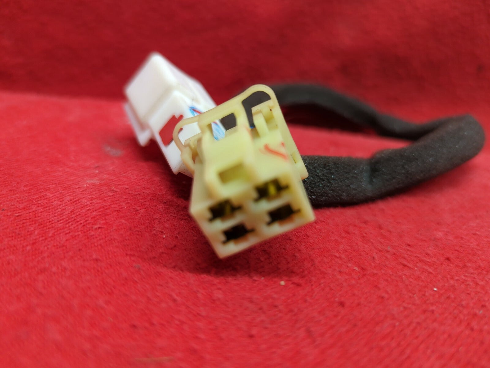 2011 - 2015 Hyundai Sonata Trunk / Gas - Fuel Door Open Switch - PIGTAIL WIRING