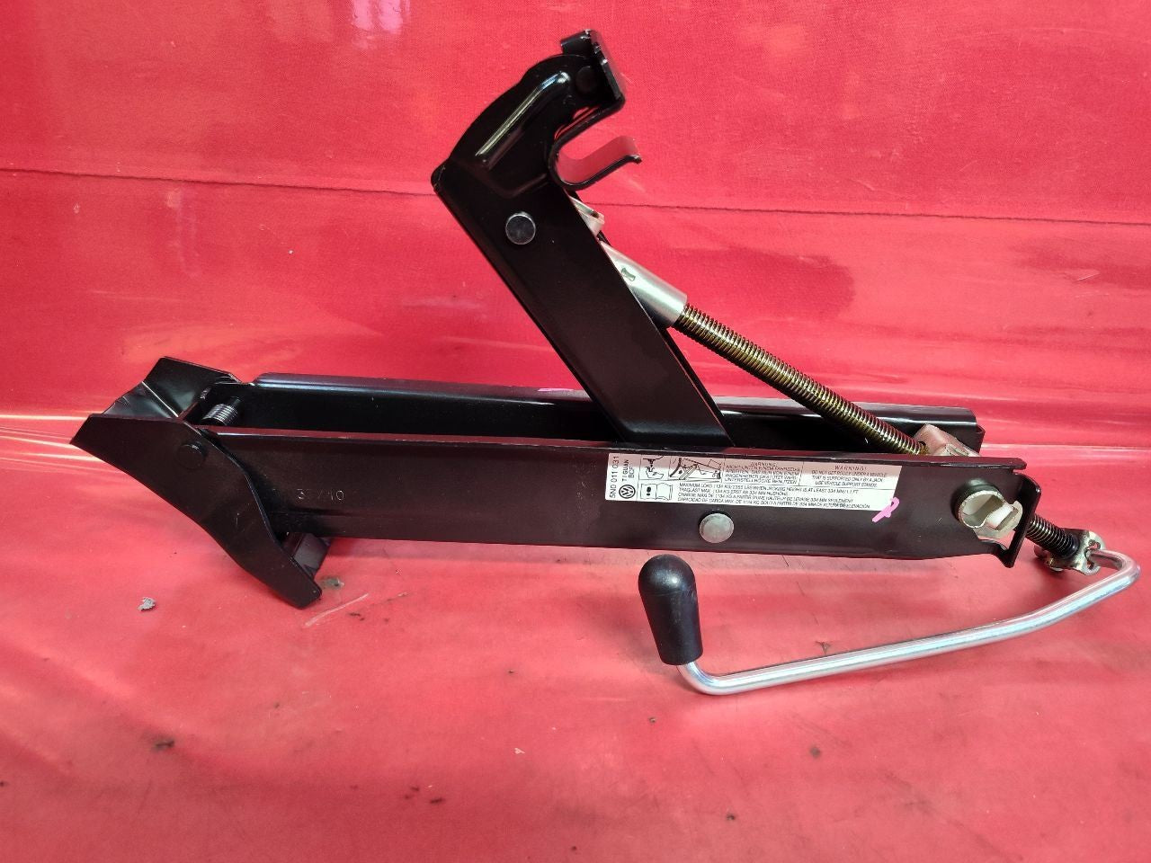 2009-2018 VW Volkswagen Tiguan Emergency Spare Tire Pinch Bottle Jack Tool Set
