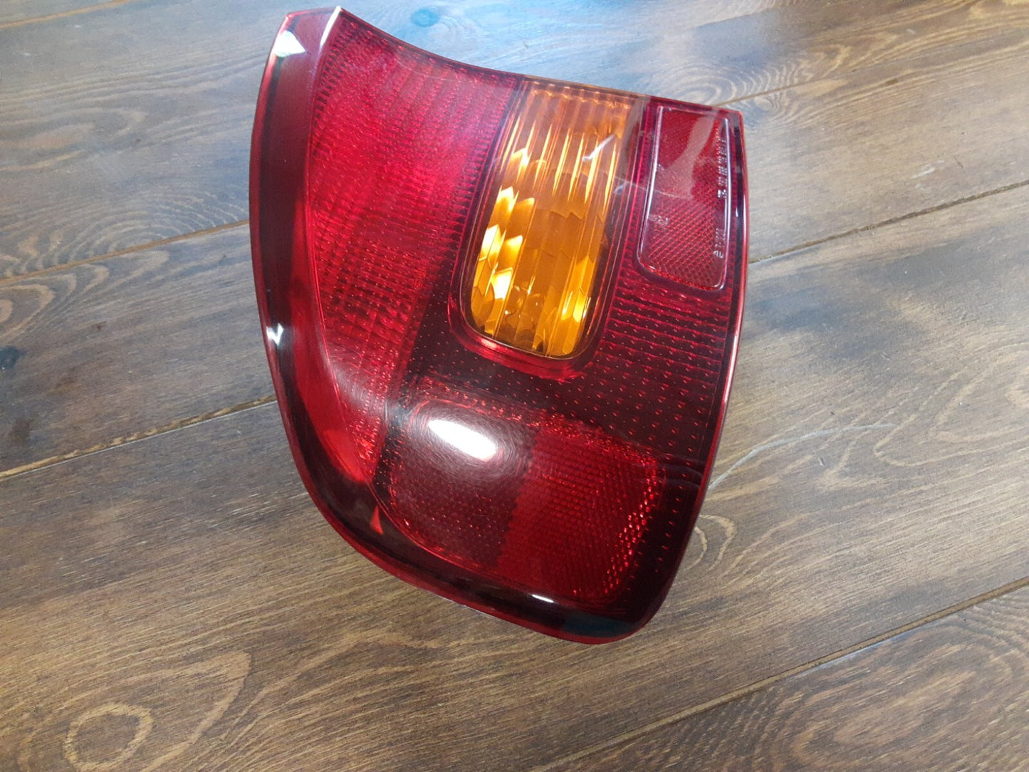 2000 2001 2002 2003 2004 Subaru Legacy Outback SEDAN Driver LEFT Tail Light