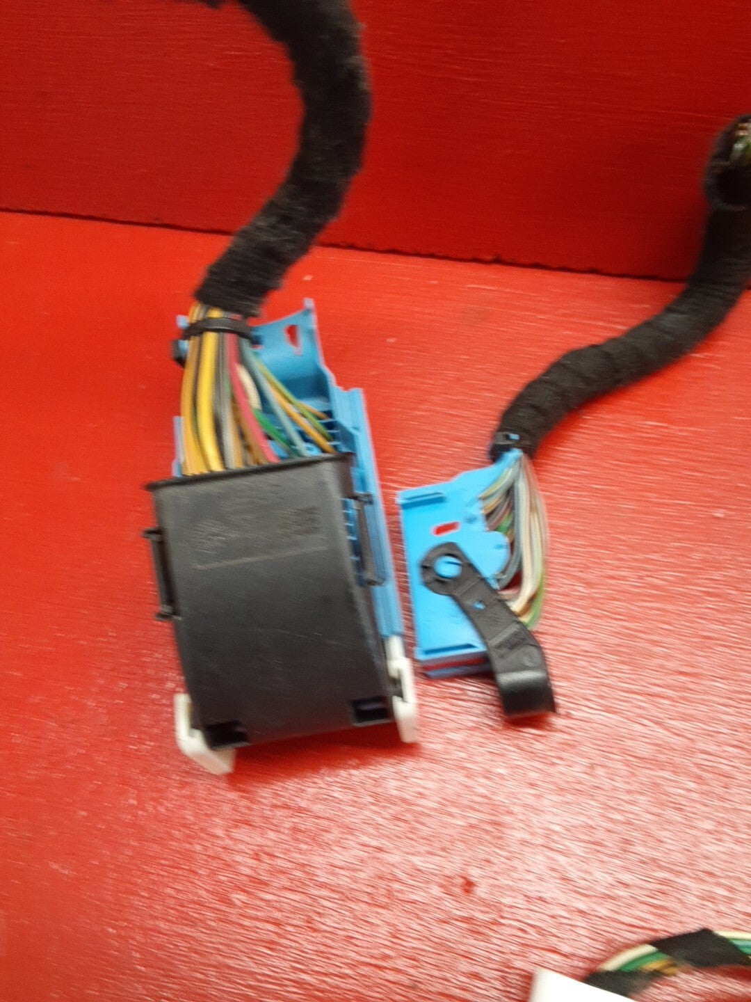 2004 Volvo S40 Fuse Relay Junction Block BCM Pigtails
