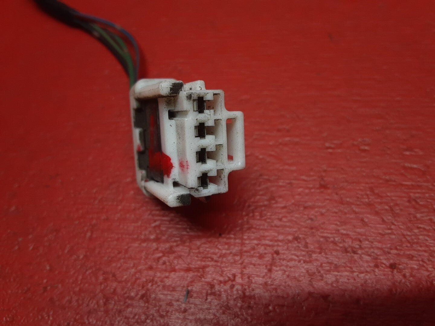2000 - 2003 Nissan Sentra LEFT REAR Brake Tail Light Harness Bulb Socket PIGTAIL