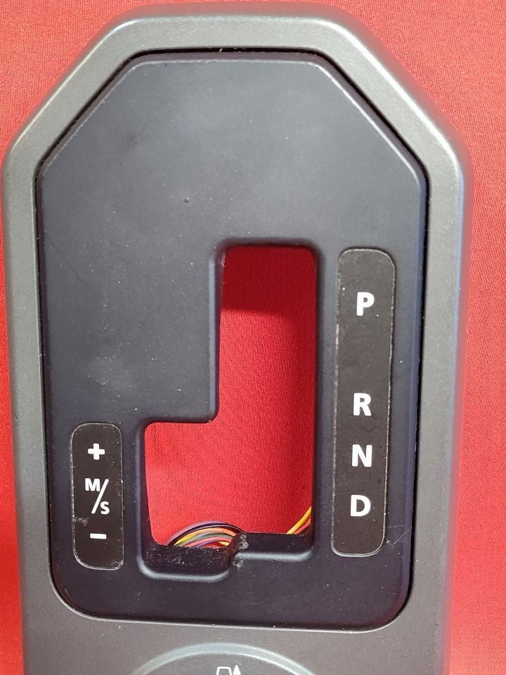 2005-2007 Land Rover HSE Gear Shifter Terrain Selection Switch Bezel Panel
