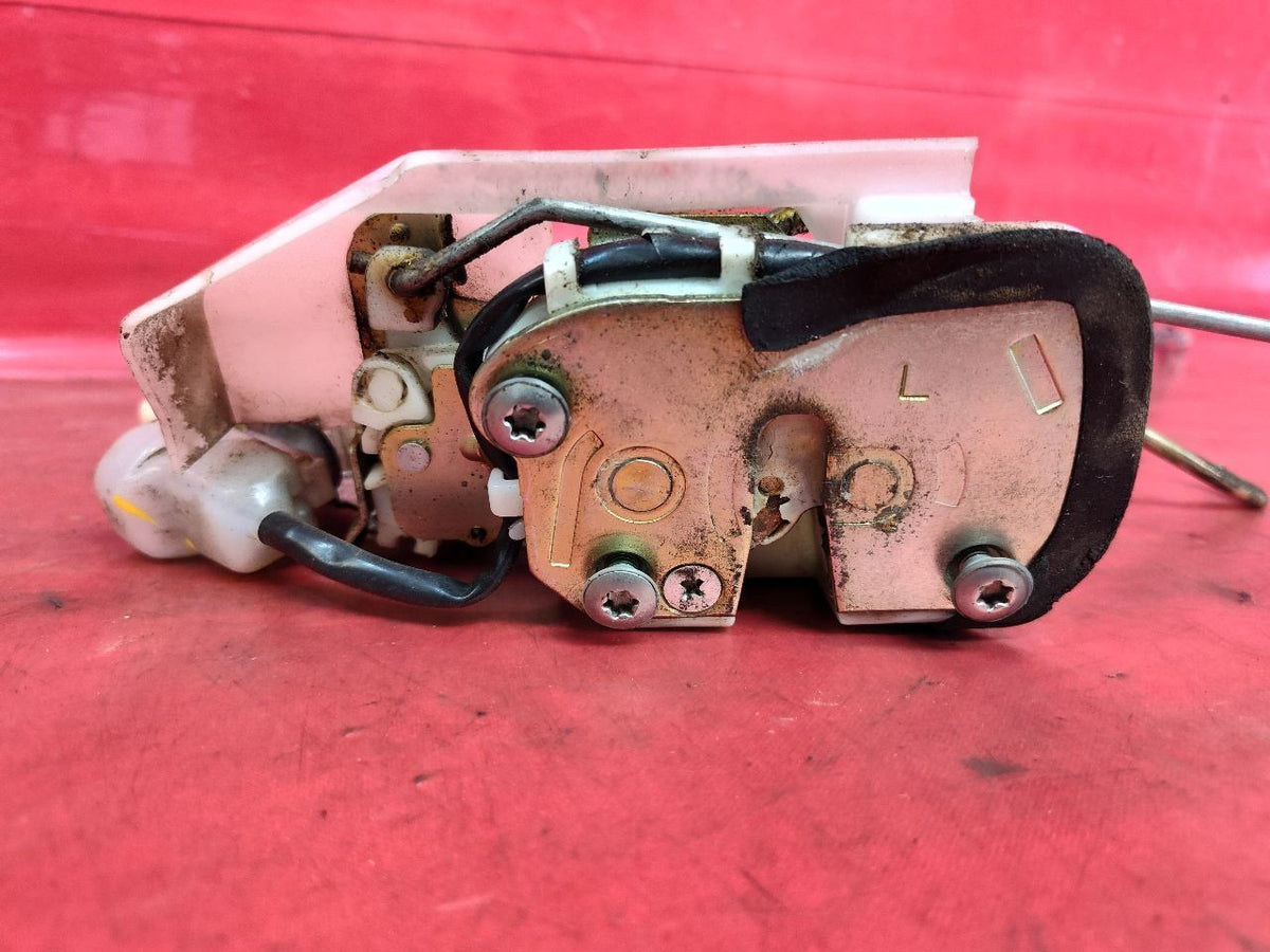 2000-2005 Lexus GS300 / 01-05 GS430 Front Left Driver Door Latch Lock Actuator